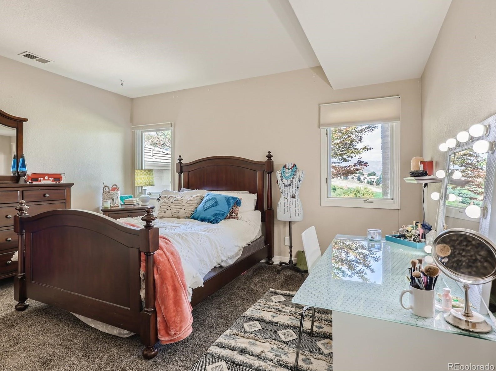 6656 Bright Water Trl, Littleton CO 80125-8305 exterior