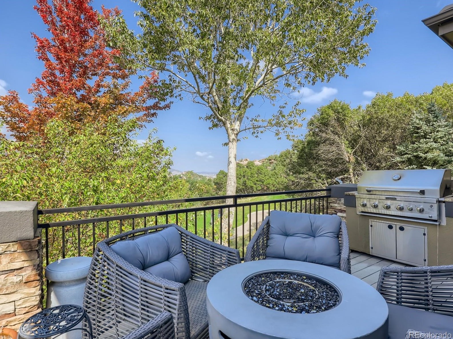 6656 Bright Water Trl, Littleton CO 80125-8305 exterior