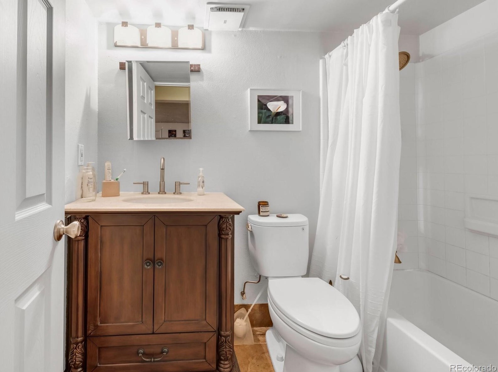 8720 Dover Cir, Arvada CO  80005-1549 exterior