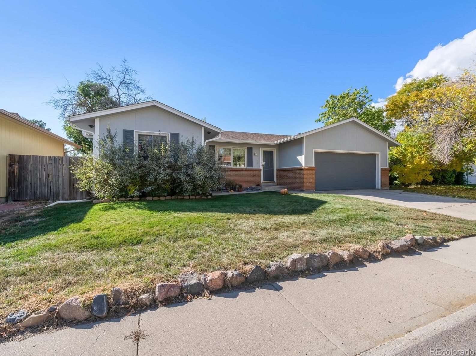 8720 Dover Cir, Arvada CO  80005-1549 exterior