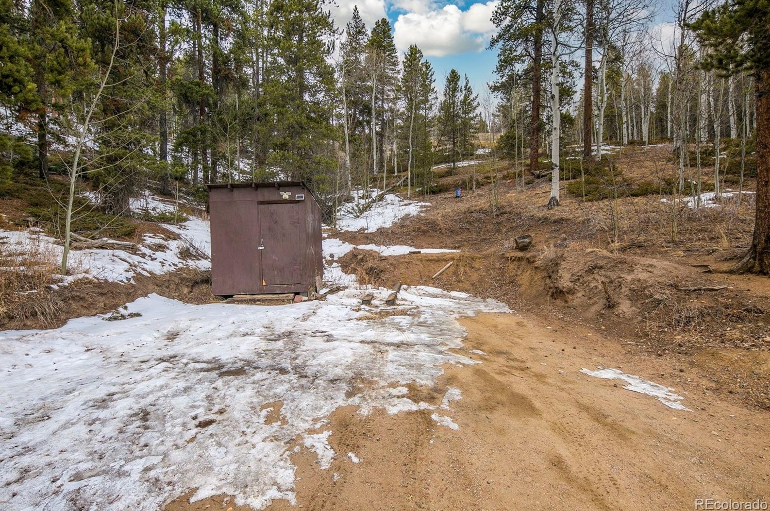2197 Beaver Crk Rd, Arvada CO  80422-4562 exterior