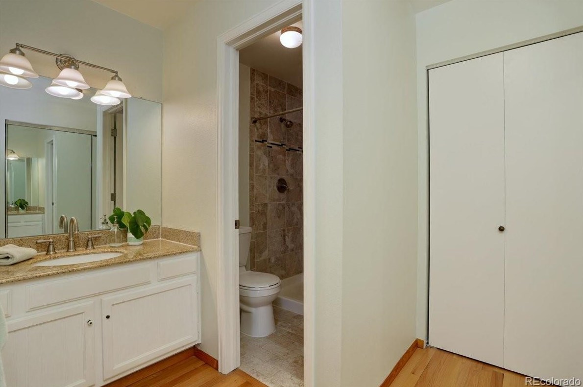 1002 Chimney Rock Rd, Littleton CO 80126-2552 exterior