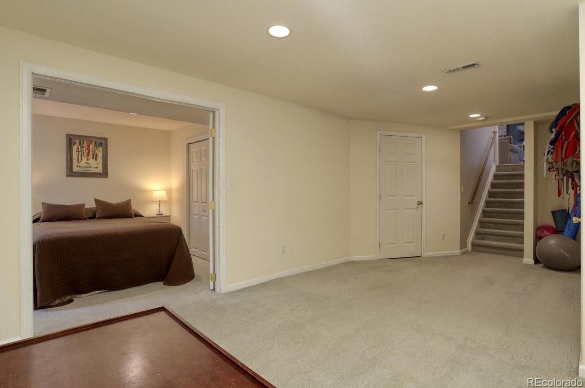 1002 Chimney Rock Rd, Littleton CO 80126-2552 exterior