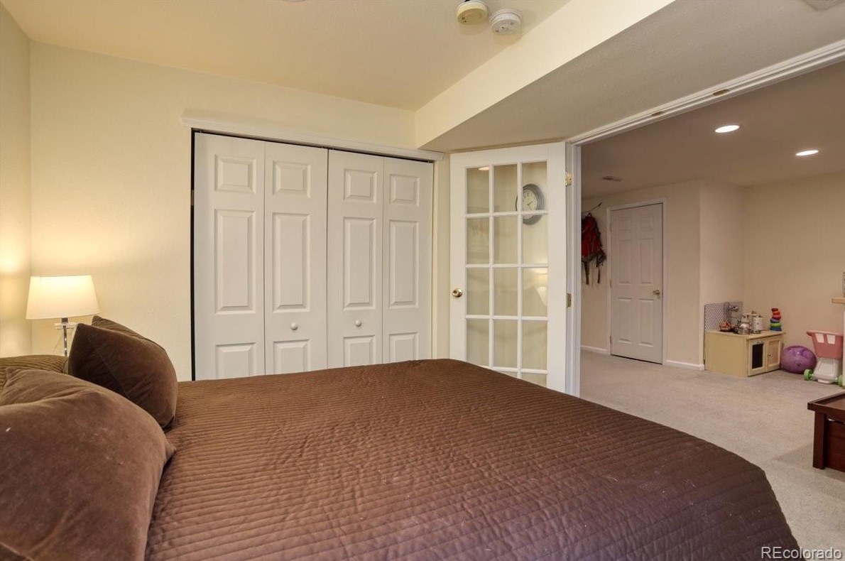 1002 Chimney Rock Rd, Littleton CO 80126-2552 exterior