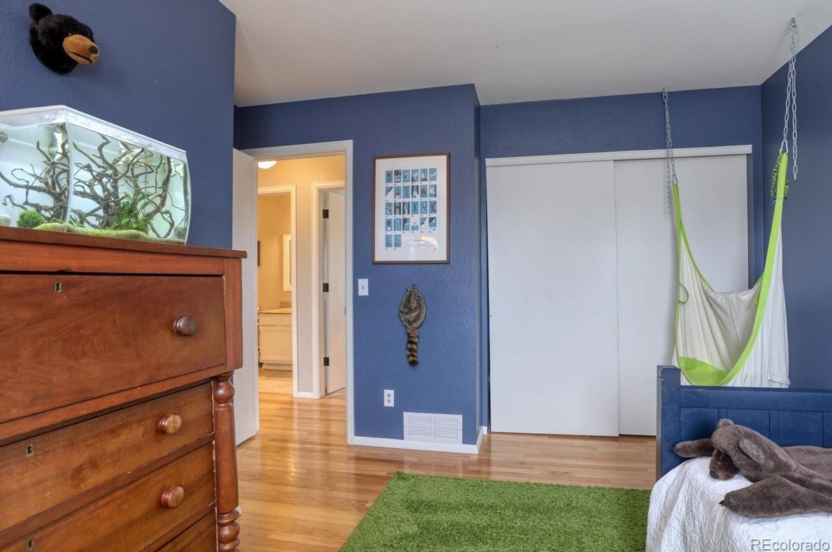 1002 Chimney Rock Rd, Littleton CO 80126-2552 exterior