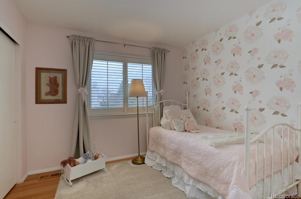 1002 Chimney Rock Rd, Littleton CO 80126-2552 exterior