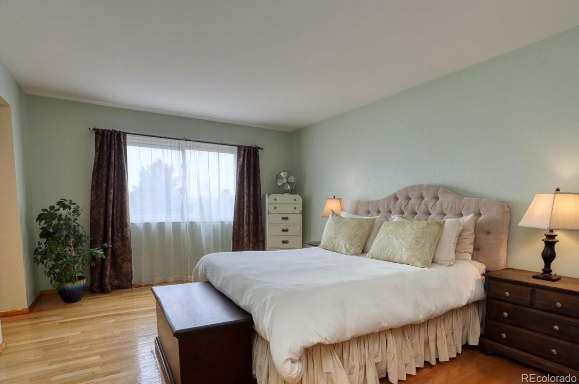 1002 Chimney Rock Rd, Littleton CO 80126-2552 exterior