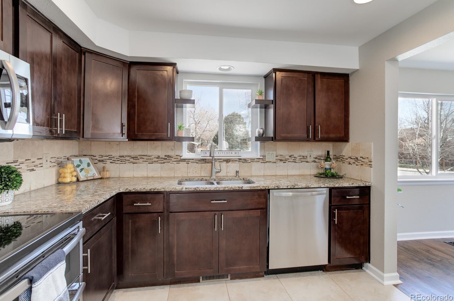 7515 Devinney Ct, Arvada CO  80005-2869 exterior