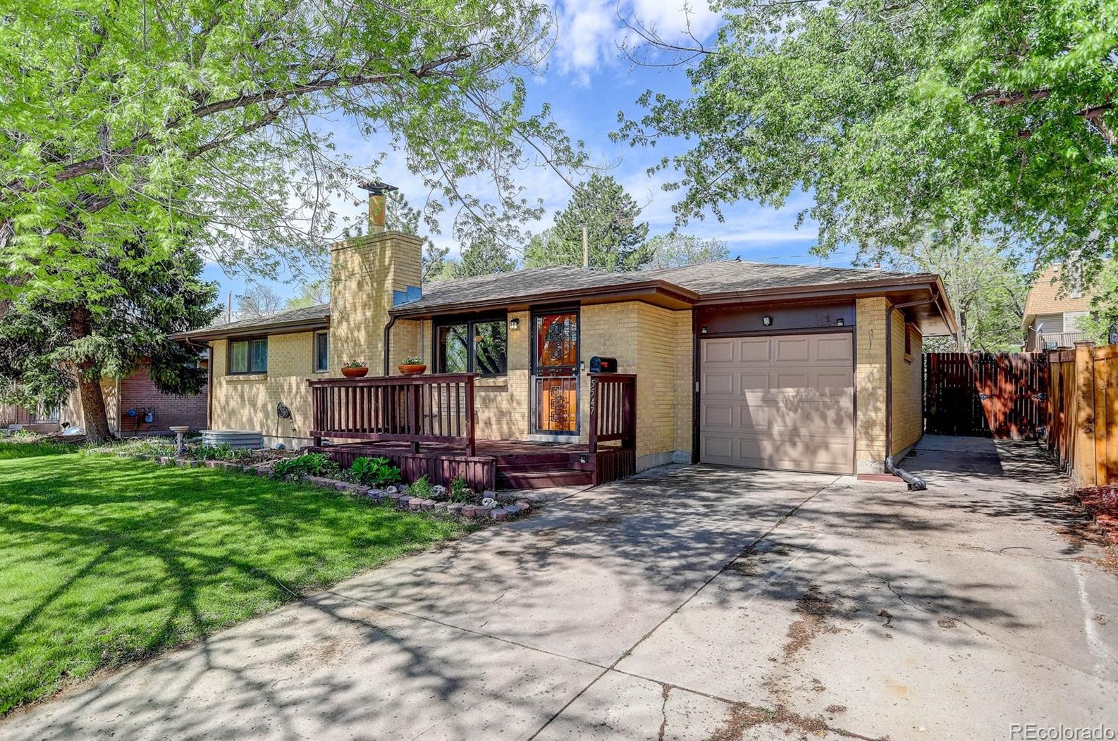 5547 King St, Littleton, CO 80123-2825