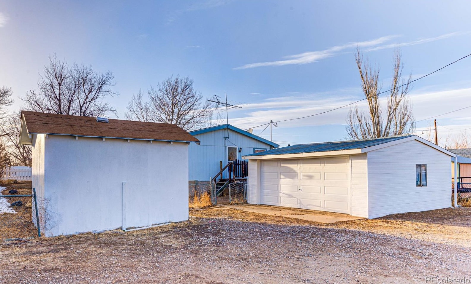 570 1st St, Bennett CO 80102-8604 exterior