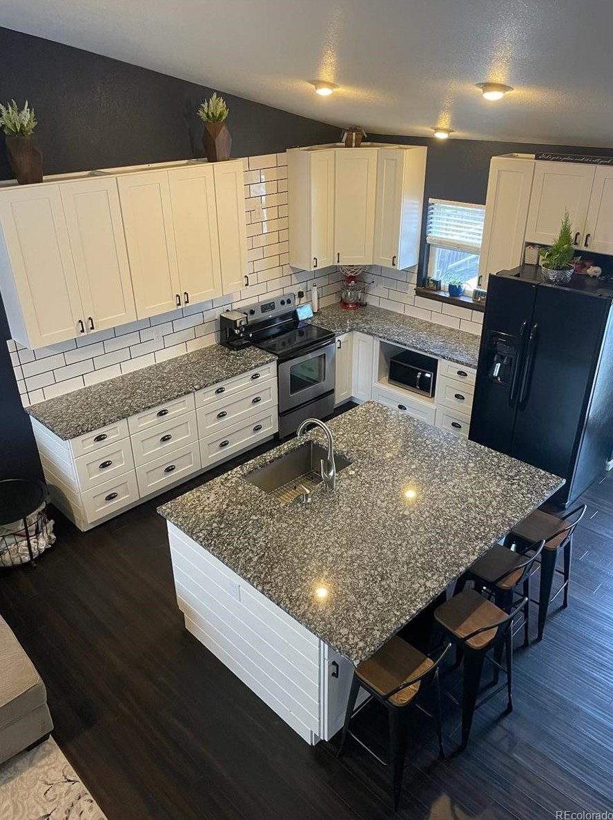 714 School House Dr, Milliken, CO 80543-3182