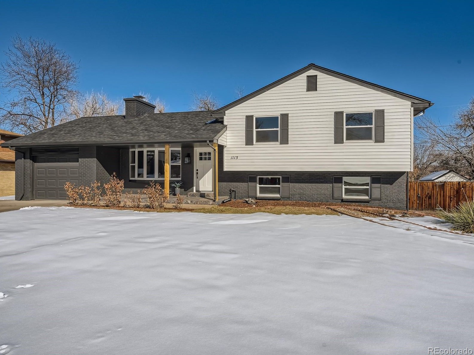 1115 Hinsdale Dr, Littleton CO  80120-4141 exterior