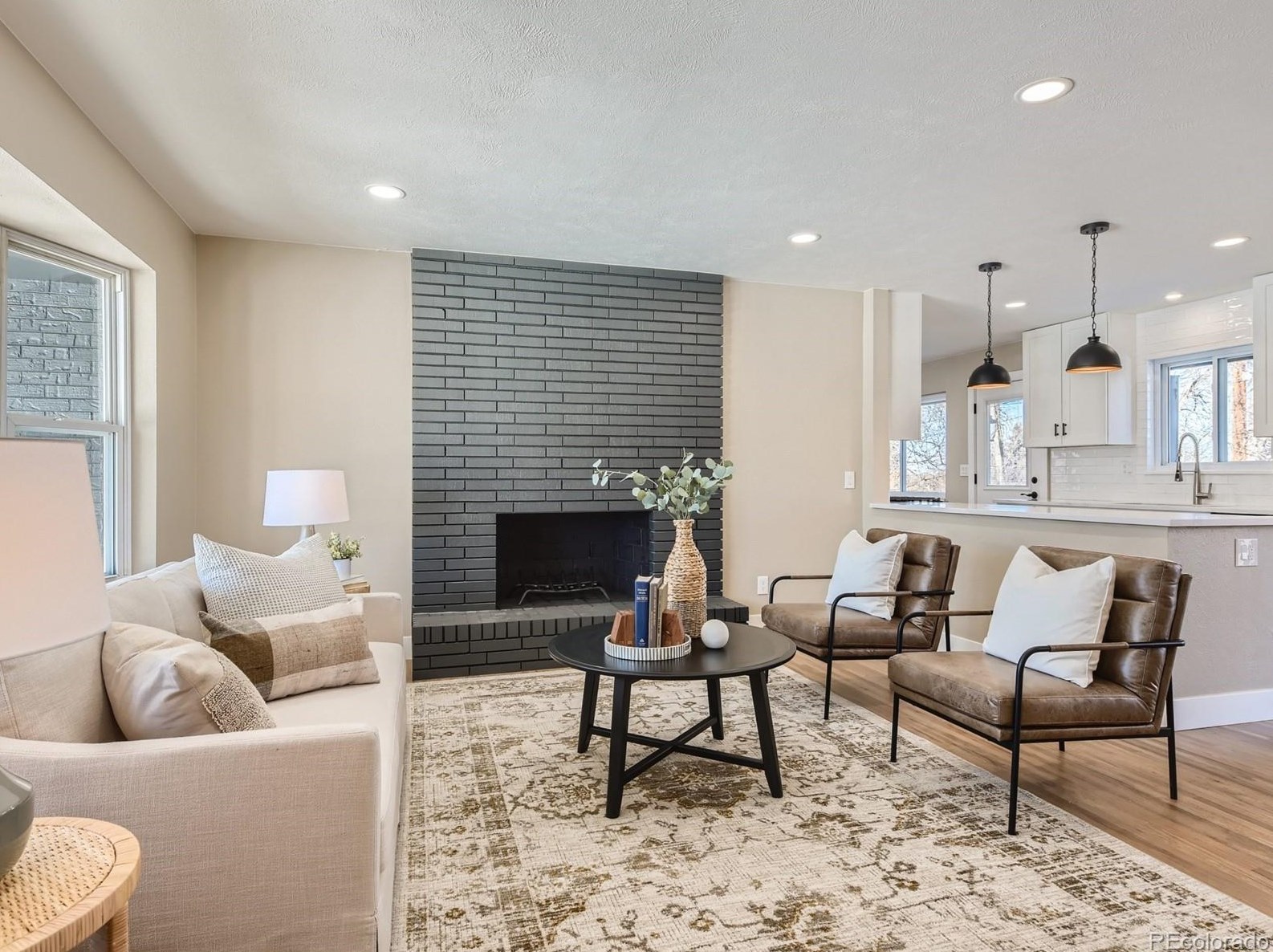 1115 Hinsdale Dr, Littleton CO  80120-4141 exterior