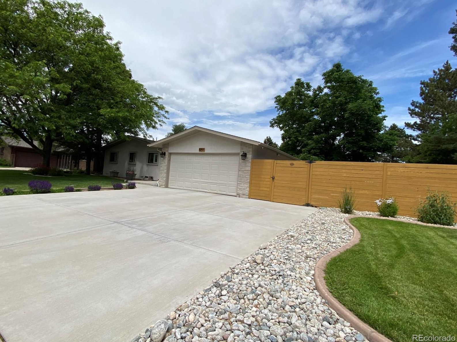 8255 71st Ave, Arvada CO  80004-1834 exterior