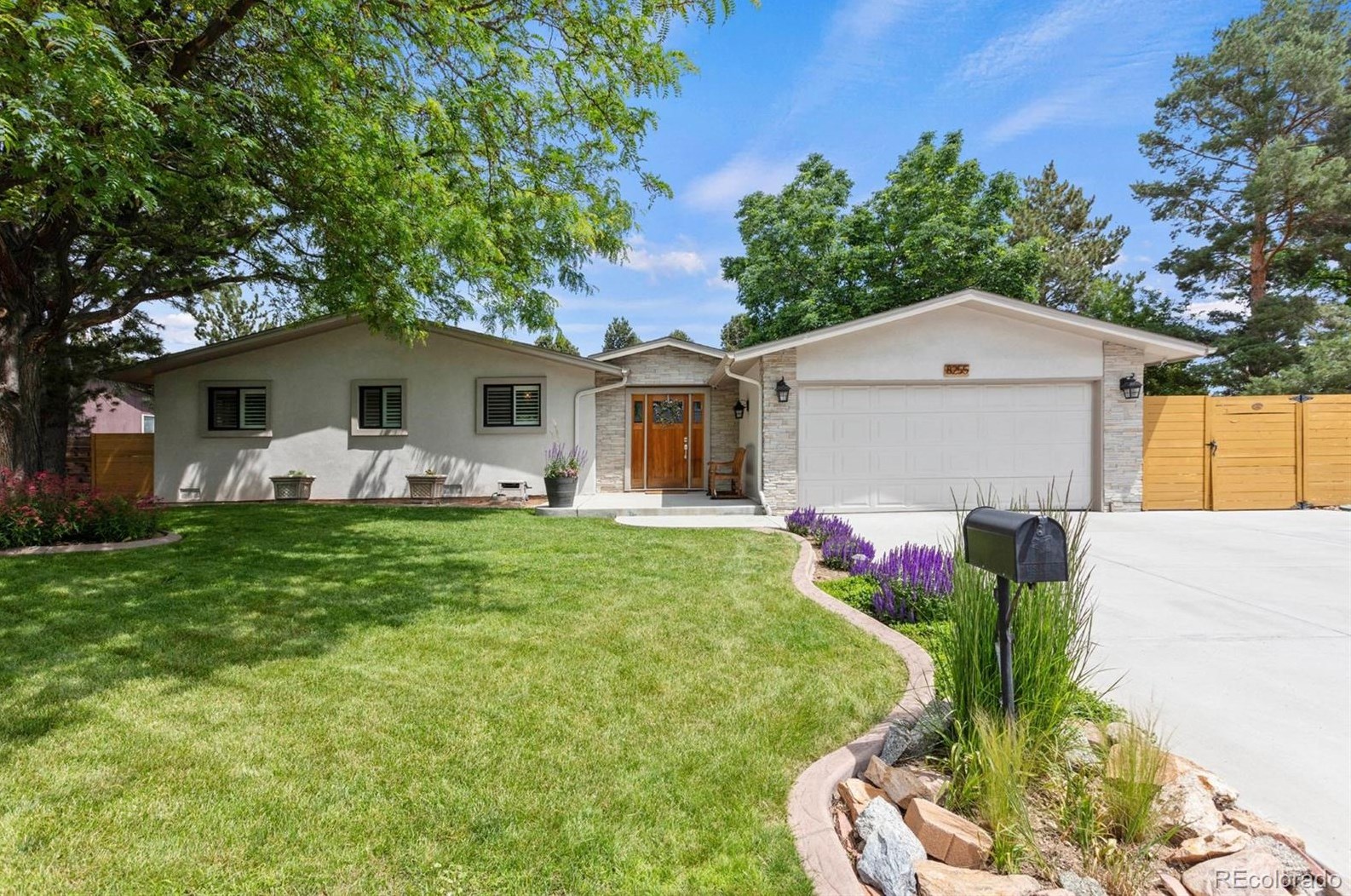 8255 71st Ave, Arvada CO  80004-1834 exterior