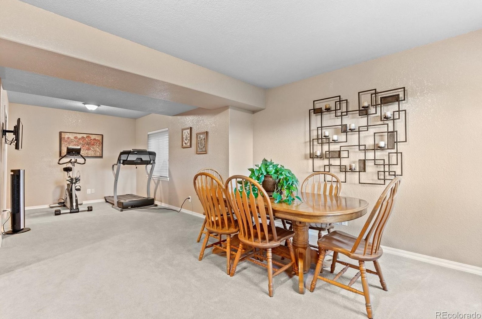 8347 Vivian St, Arvada CO  80005-5277 exterior