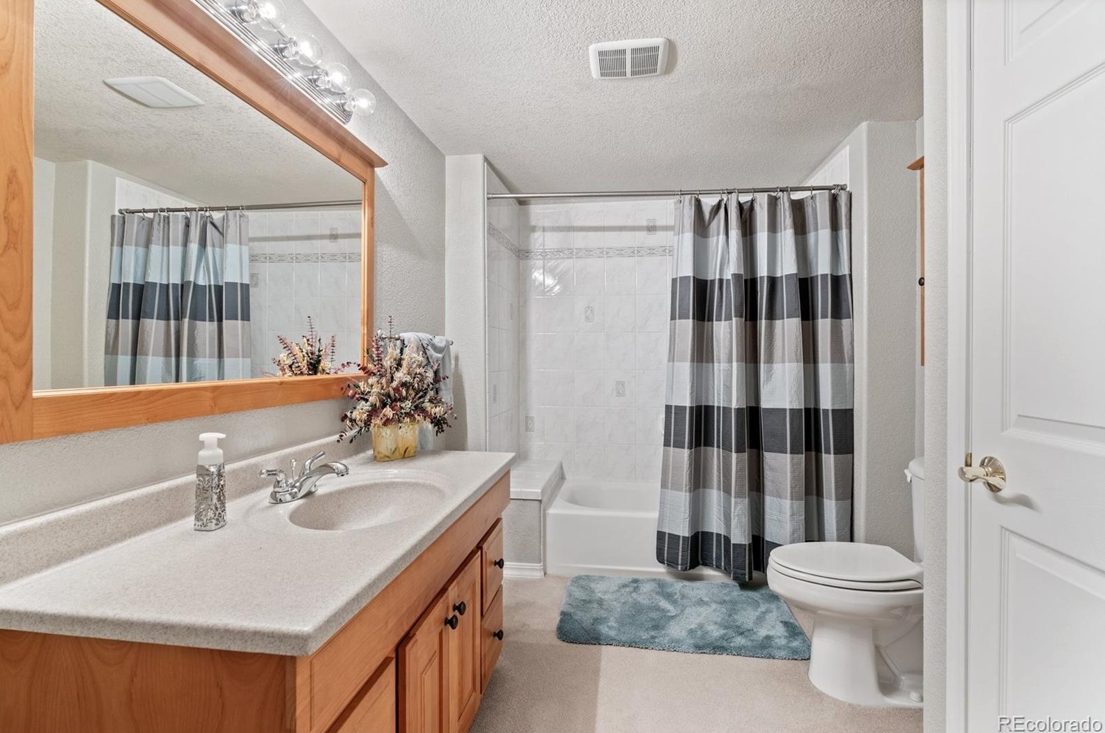 8347 Vivian St, Arvada CO  80005-5277 exterior