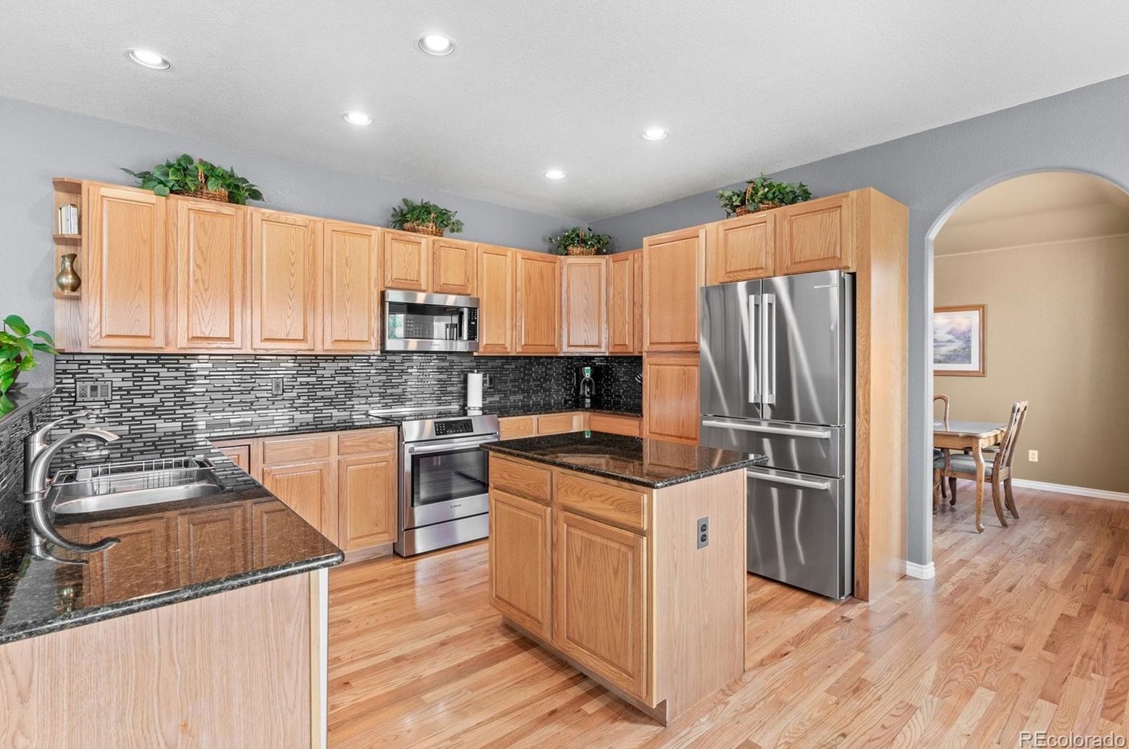 8347 Vivian St, Arvada CO  80005-5277 exterior