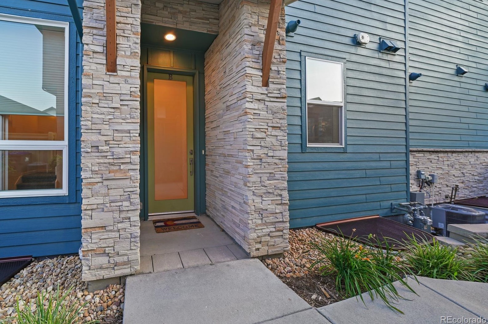 922 Cimarron Dr, Lafayette, CO 80026-1404