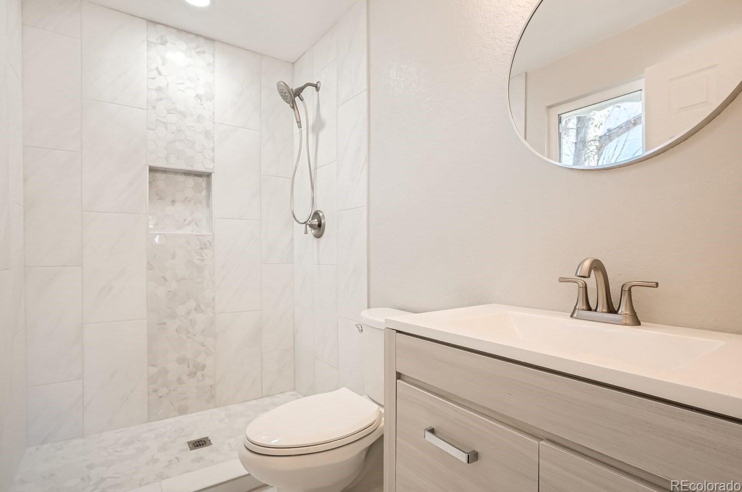 5992 Adams Dr, Littleton CO  80121-3004 exterior