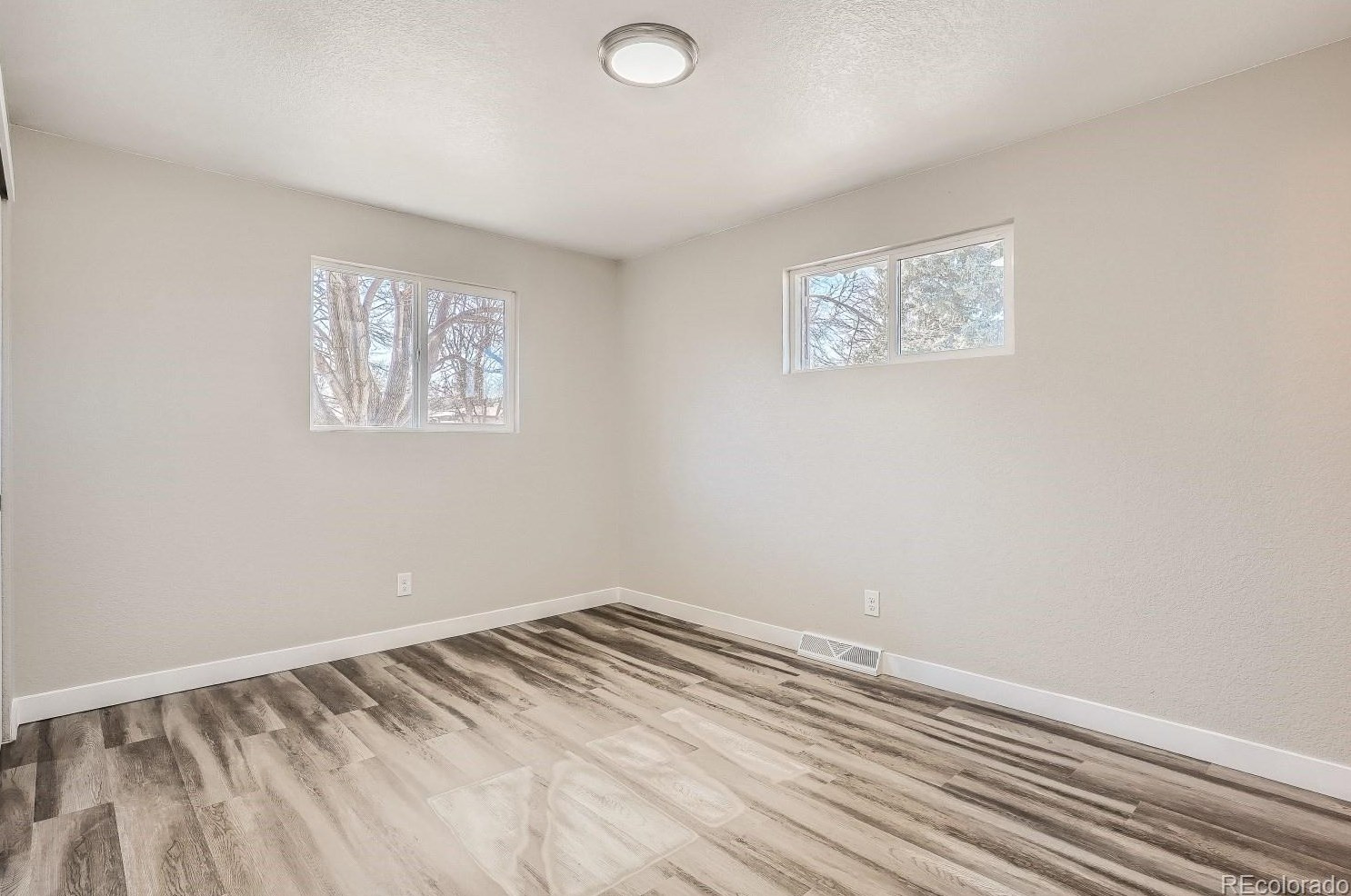 5992 Adams Dr, Littleton CO  80121-3004 exterior