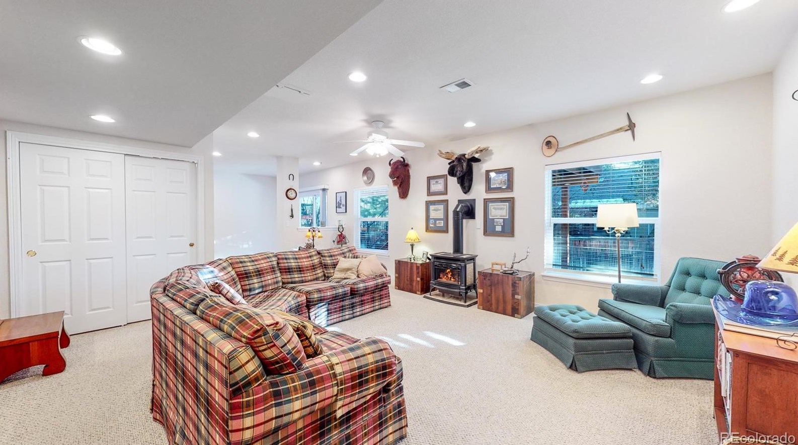 9738 Sylvestor Rd, Littleton CO 80129-6221 exterior