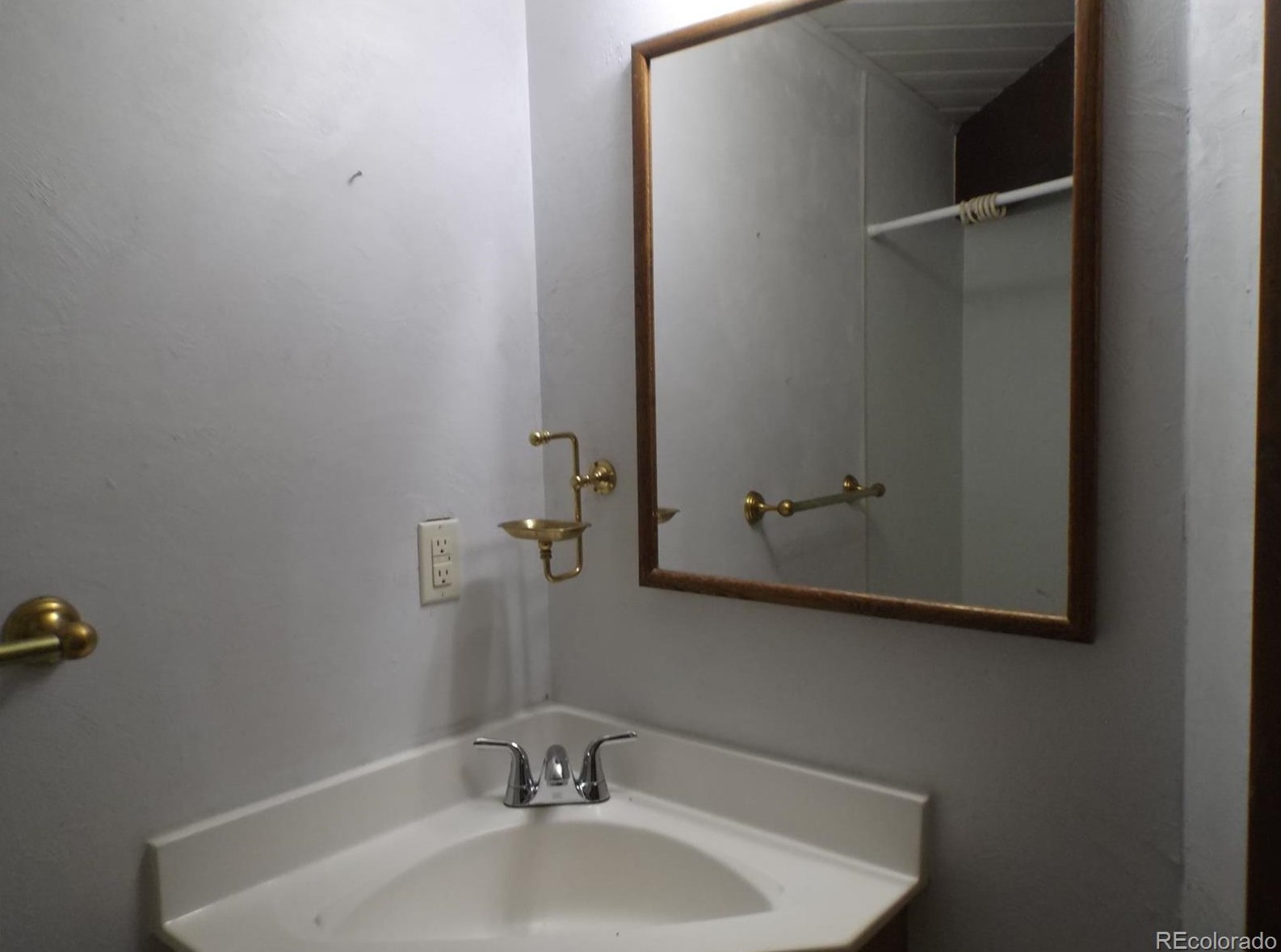 125 Lodge Pole Dr, Arvada CO  80422-8948 exterior