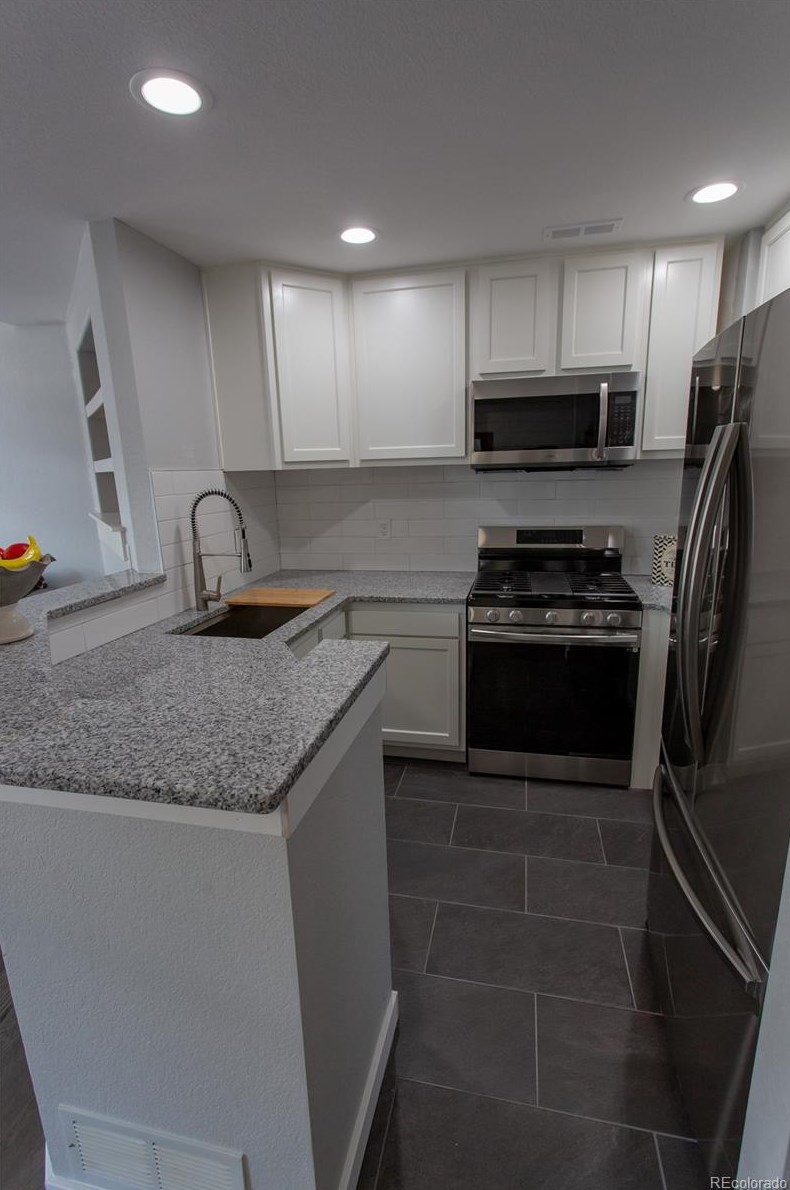 2019 Frk Dr, Lafayette CO 80026-3132 exterior