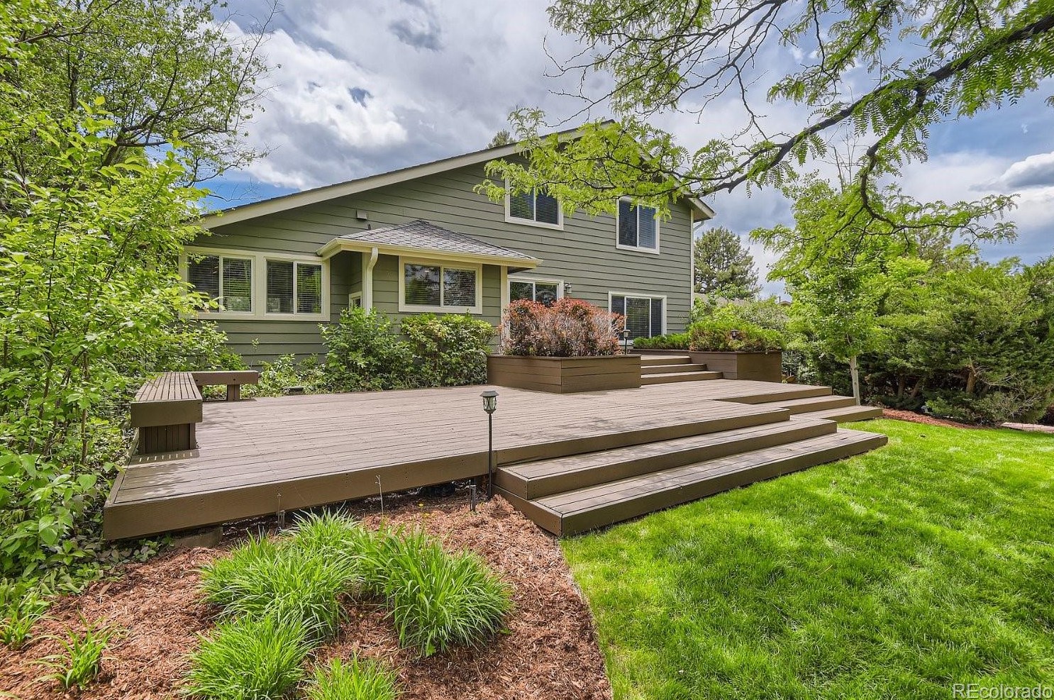 533 Sage Cir, Littleton CO 80126-2118 exterior