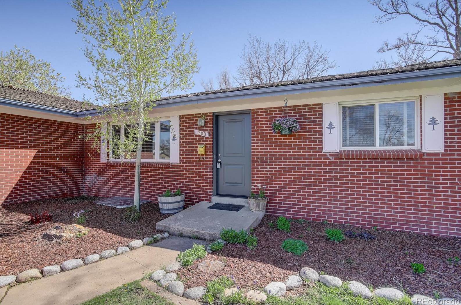 300 Caley Dr, Littleton, CO 80120-3428