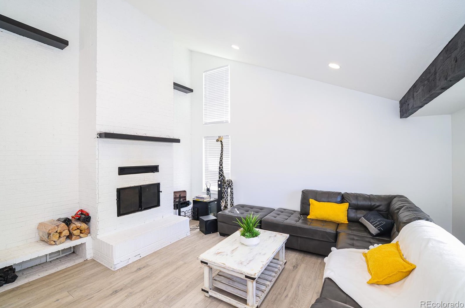 978 Salida St, Denver CO  80017-3205 exterior