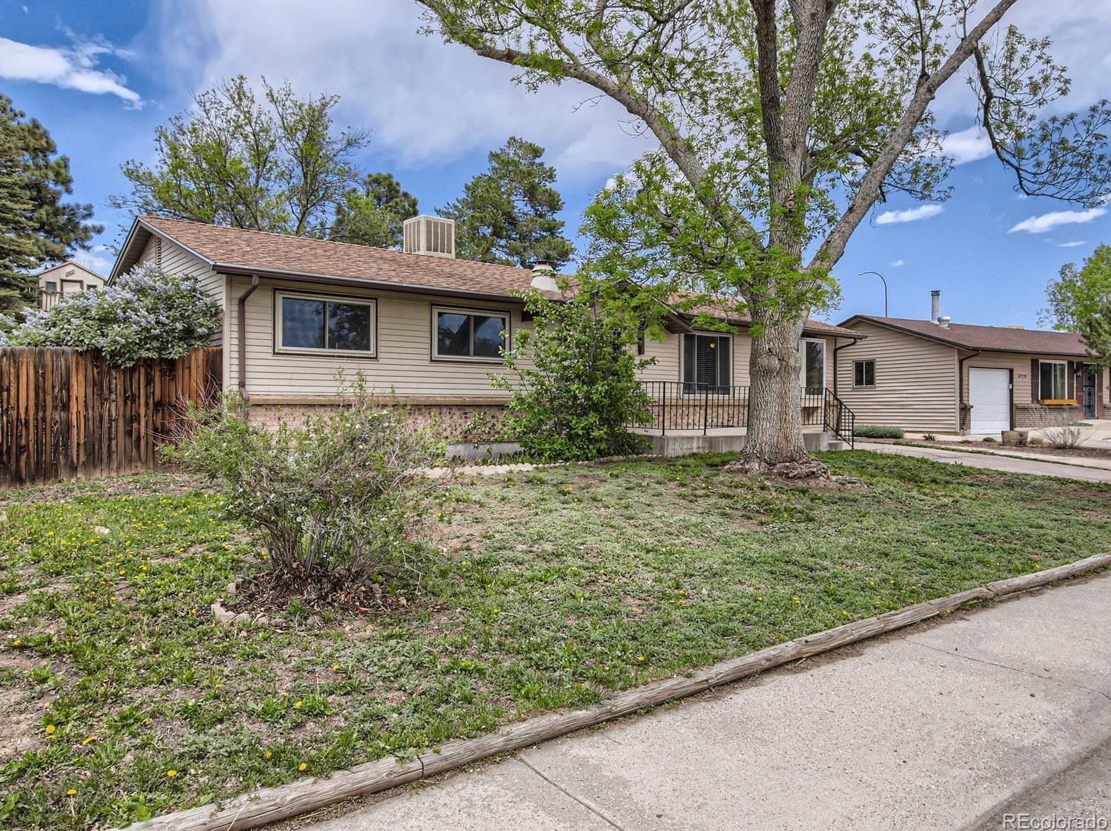 5749 79th Pl, Arvada CO  80003-2519 exterior