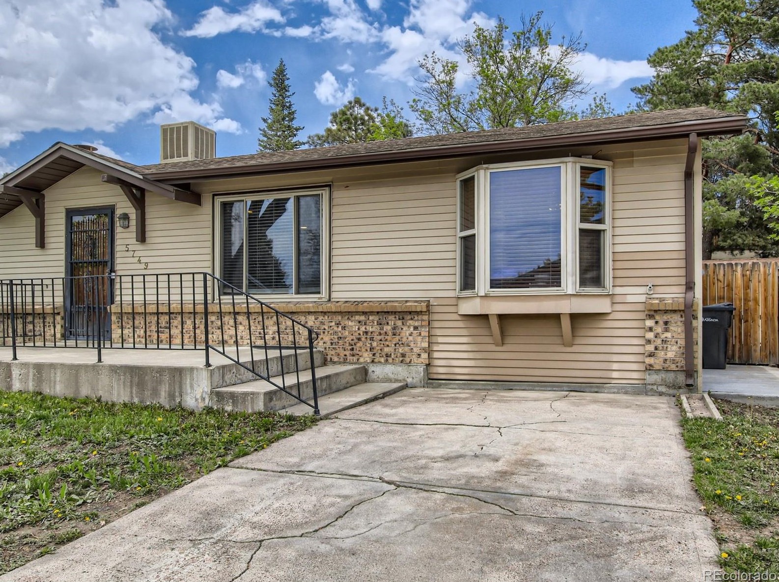 5749 79th Pl, Arvada CO  80003-2519 exterior
