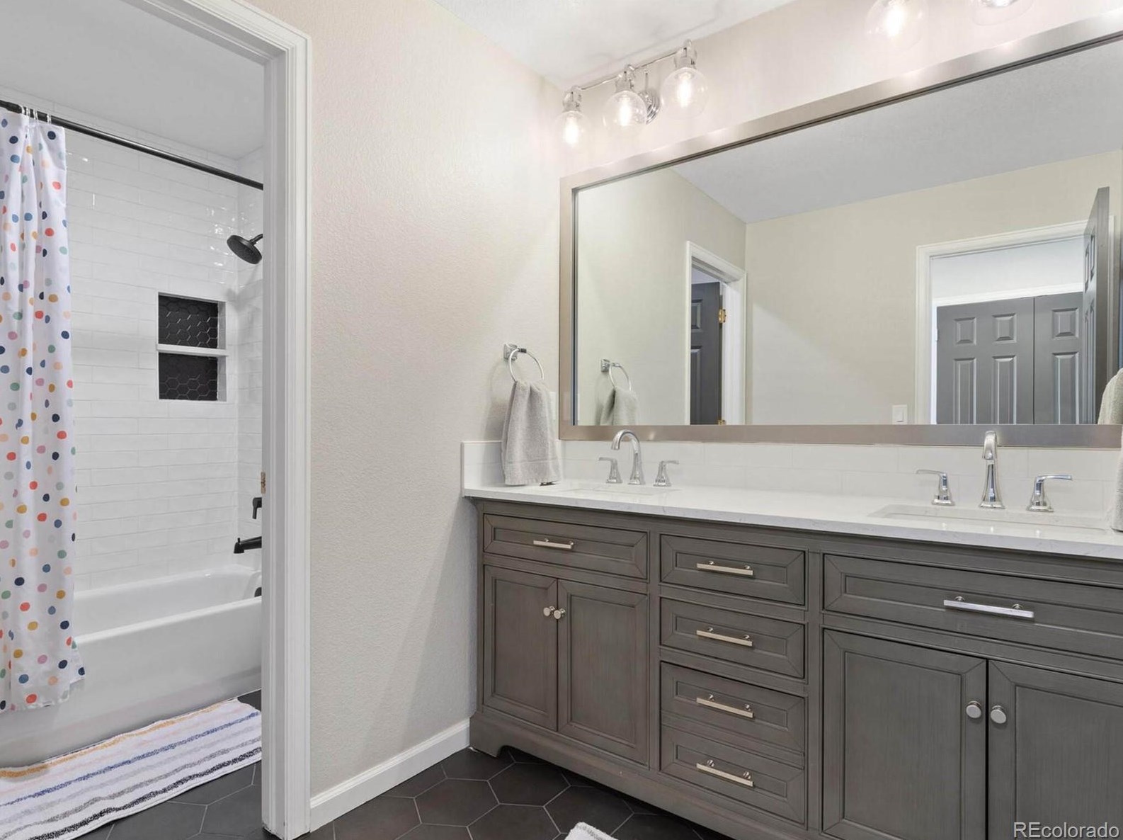 2816 Greensborough Dr, Littleton CO 80129-1531 exterior