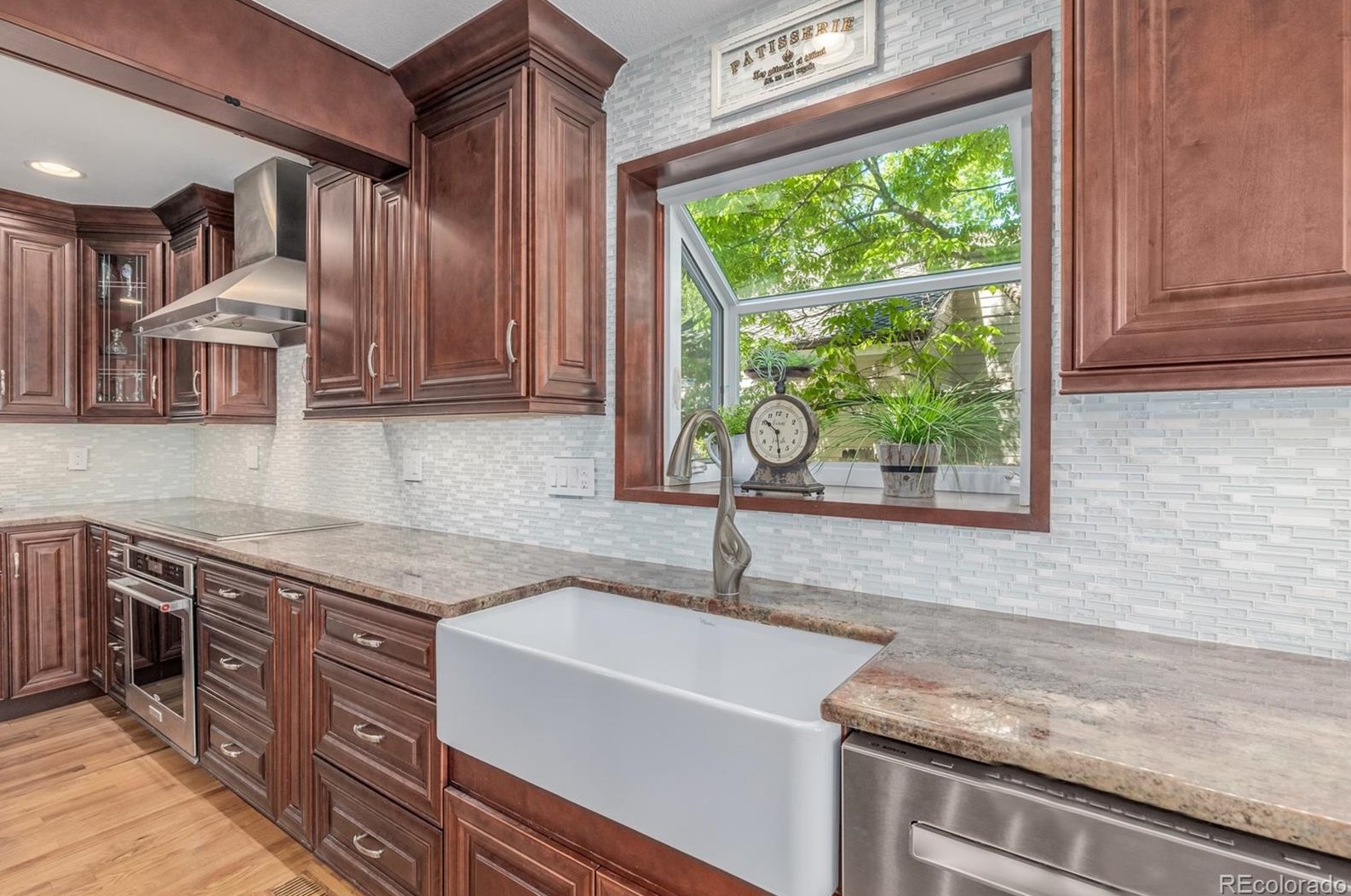 8233 Otero Ave, Littleton CO 80128-5530 exterior