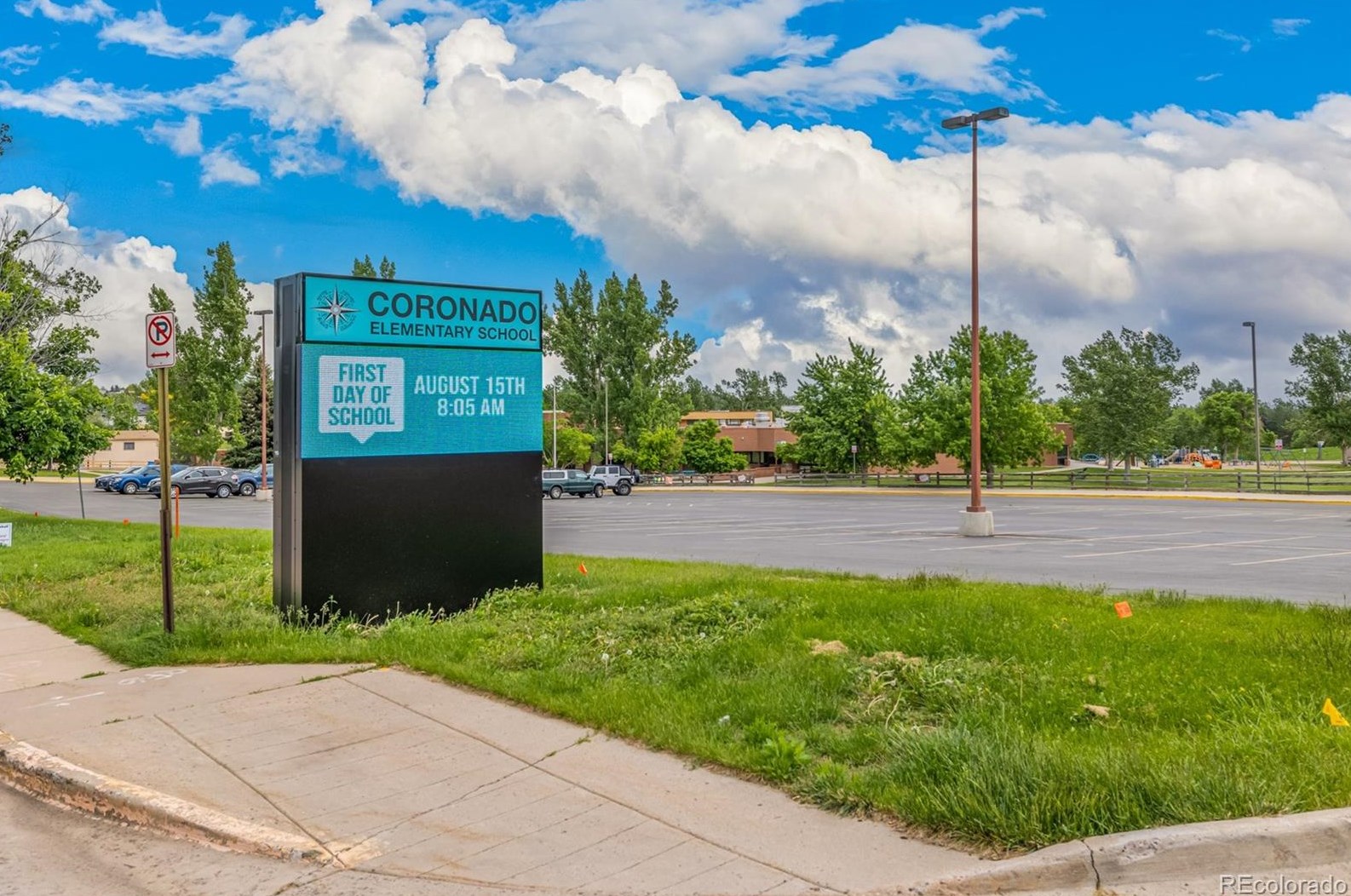 8233 Otero Ave, Littleton CO 80128-5530 exterior