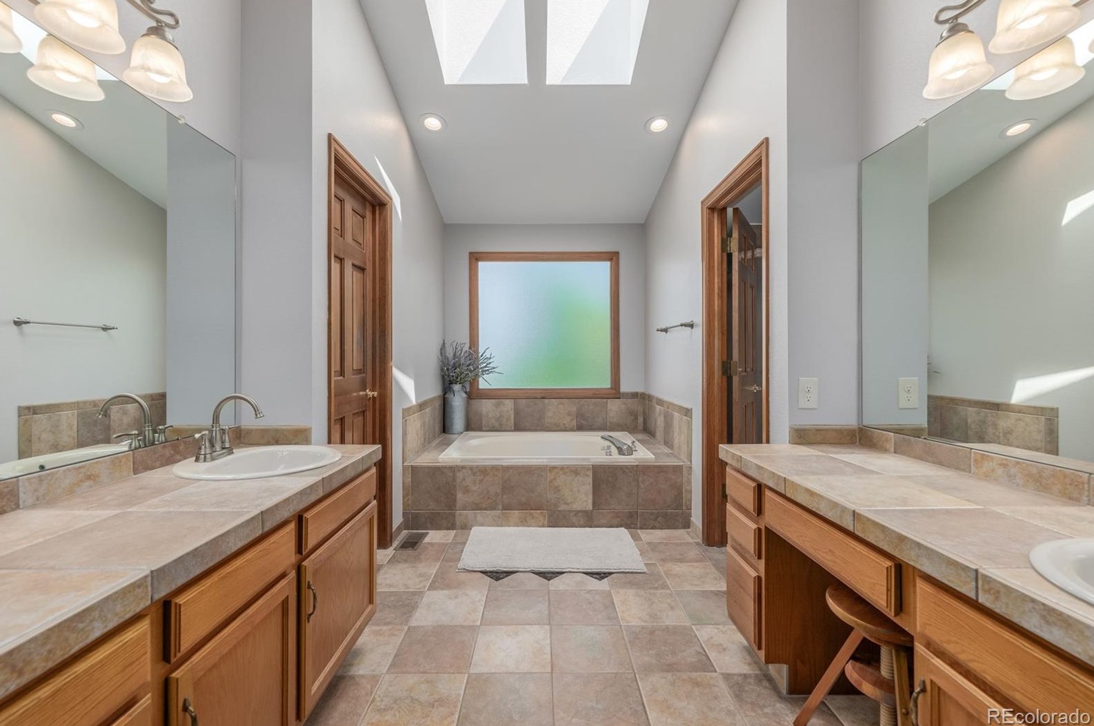 8233 Otero Ave, Littleton CO 80128-5530 exterior