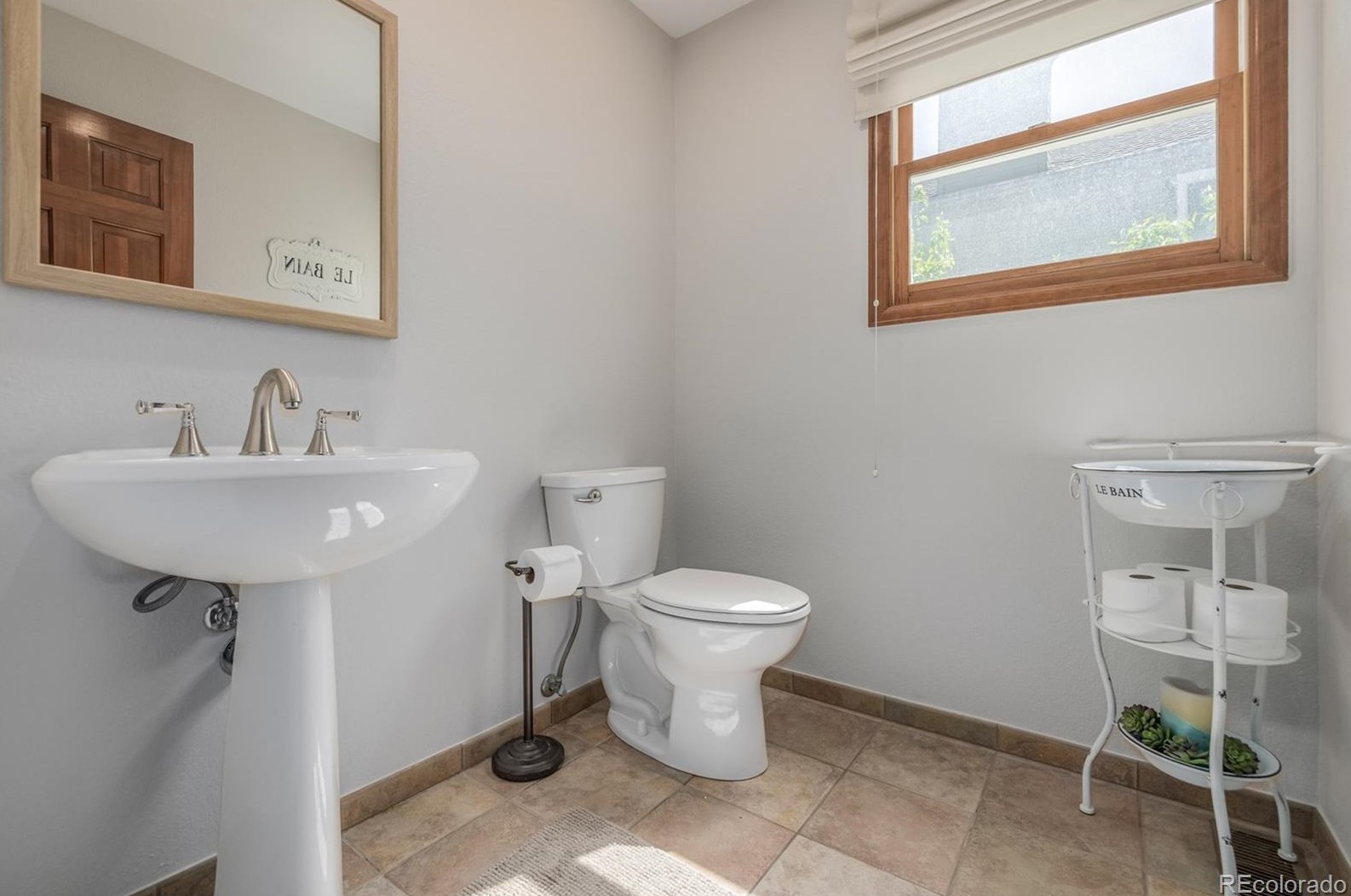 8233 Otero Ave, Littleton CO 80128-5530 exterior