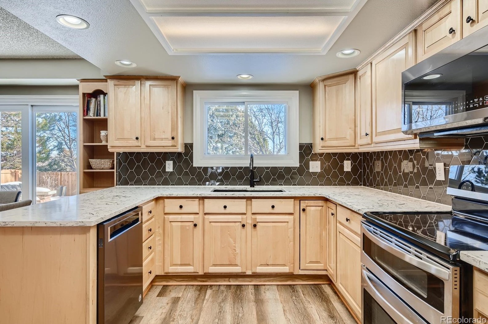 871 Kettle Ave, Littleton CO 80120-8002 exterior