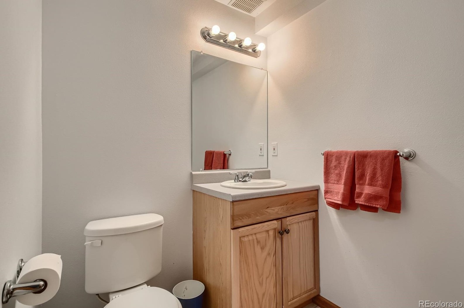 871 Kettle Ave, Littleton CO 80120-8002 exterior