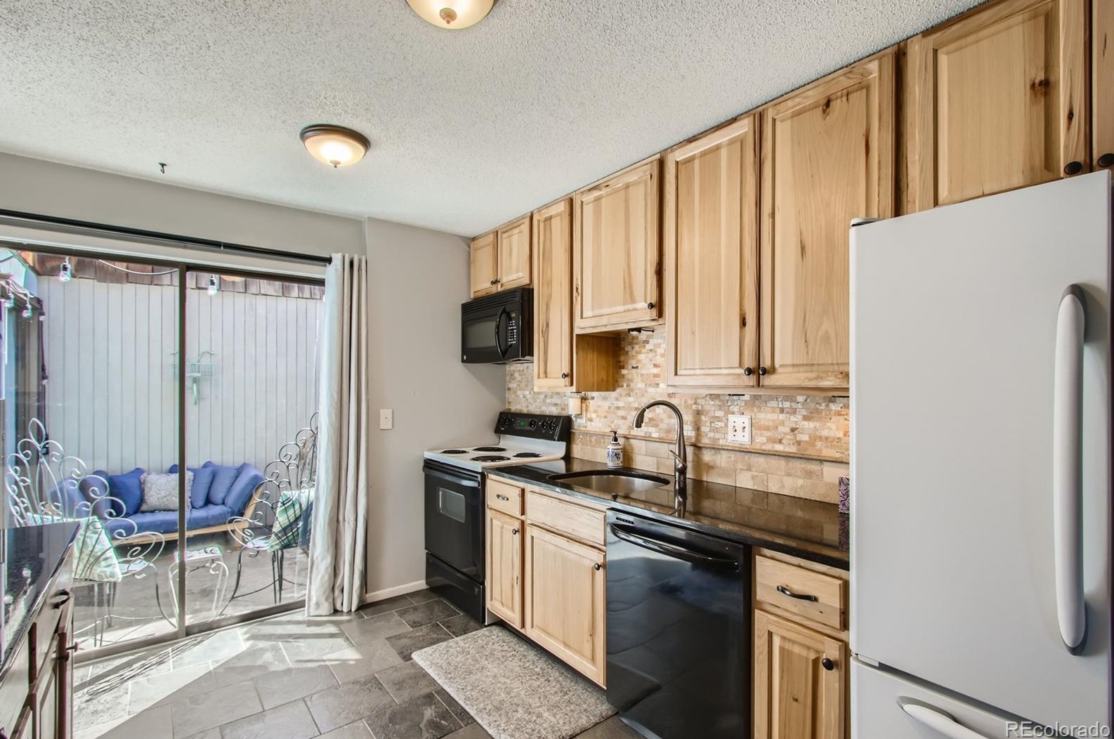 6410 Wright St, Arvada CO  80004-2205 exterior