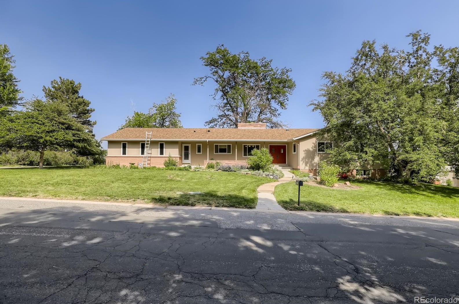 5520 Morning Glory Ln, Littleton, CO 80123-2702