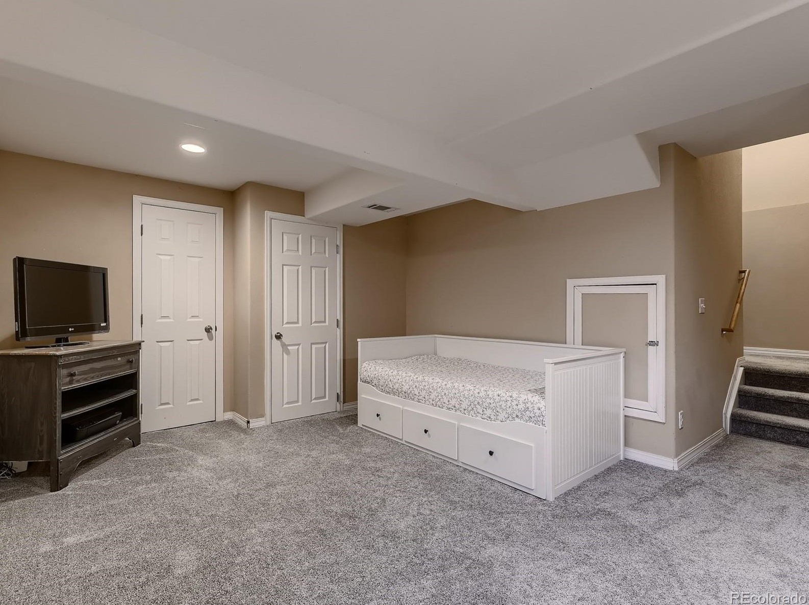 9741 Queenscliffe Dr, Littleton CO  80130-7187 exterior