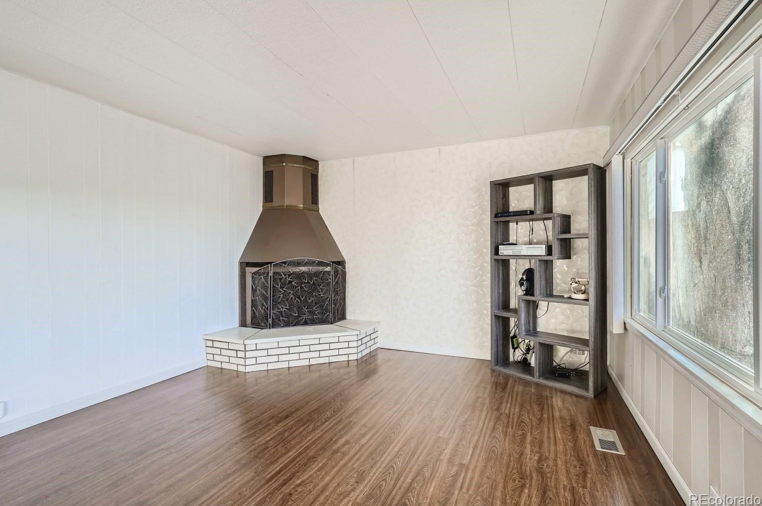 6705 Santa Fe Dr, Littleton CO 80120-2925 exterior