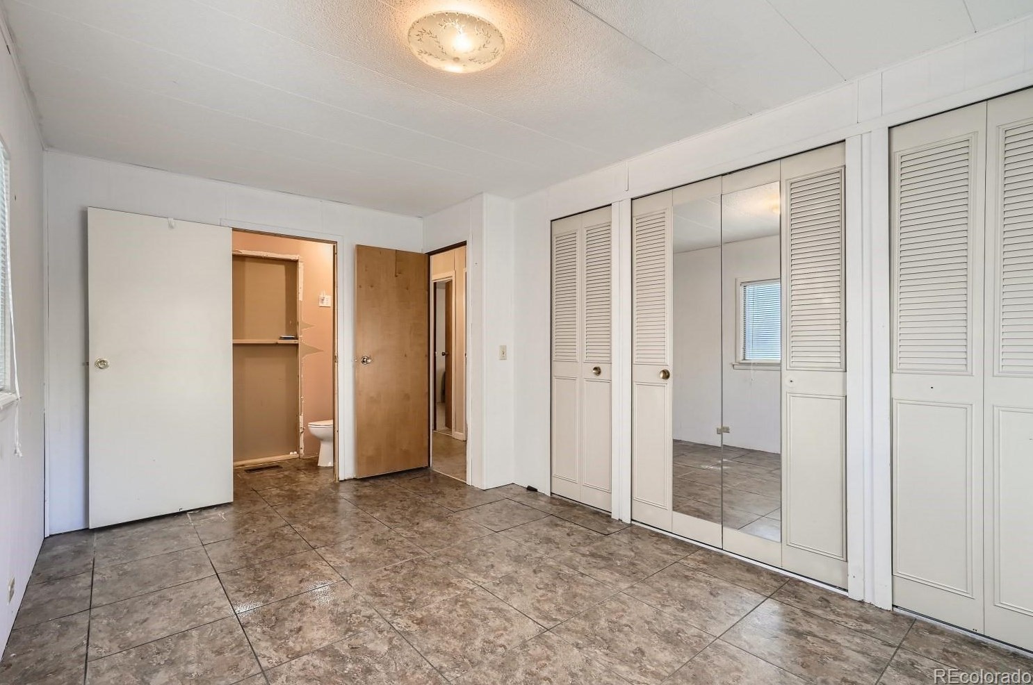 6705 Santa Fe Dr, Littleton CO 80120-2925 exterior