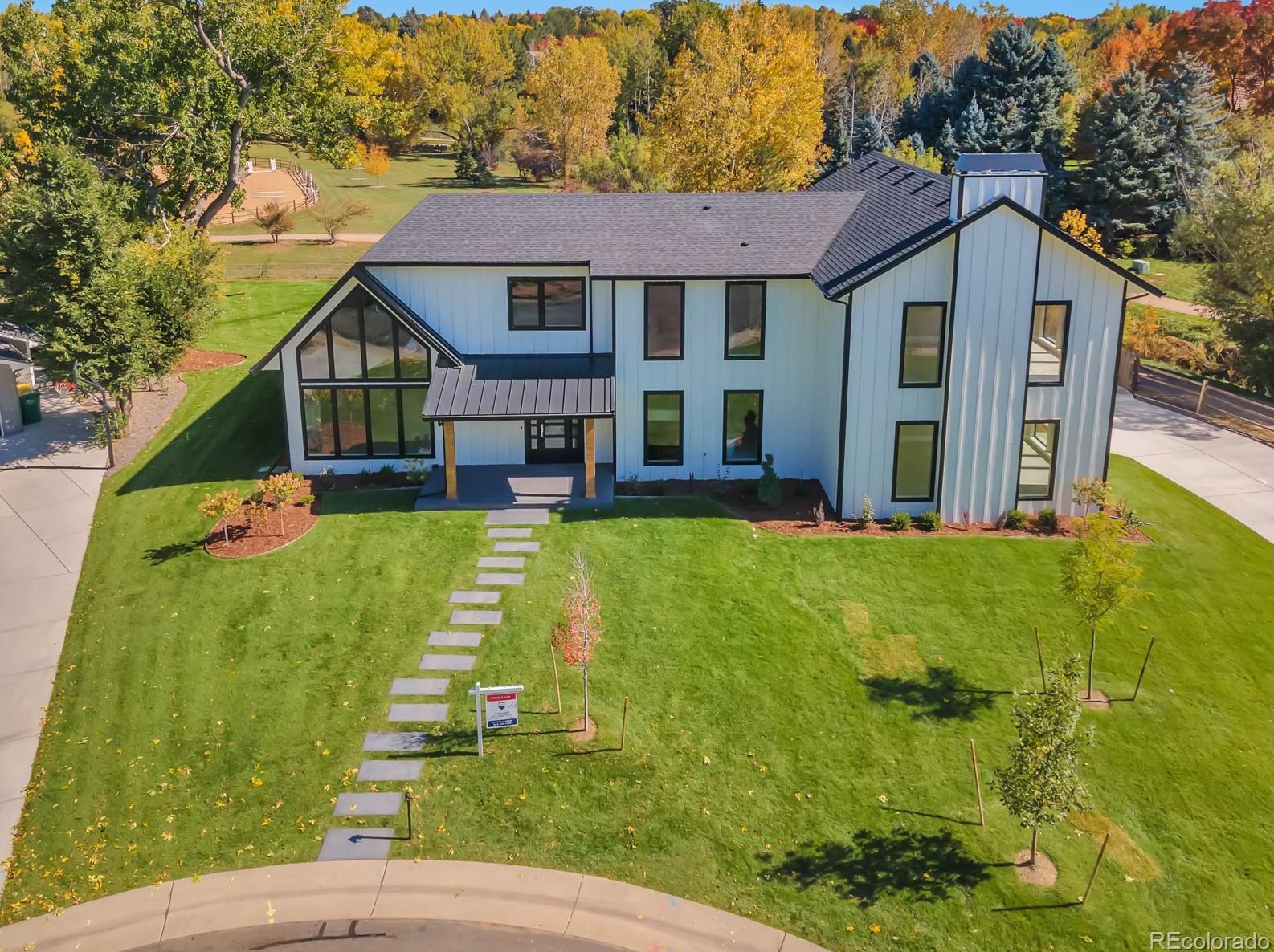 17 Cherry Vale Dr, Englewood, CO 80113