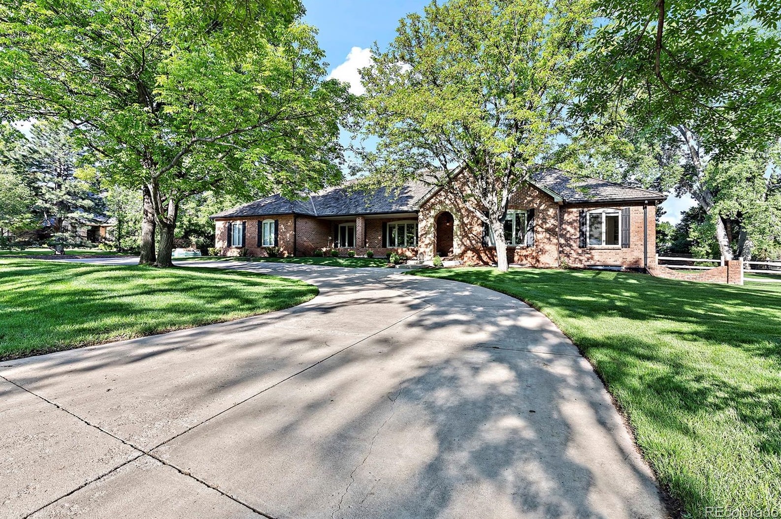 11 Mockingbird Ln, Englewood, CO 80113