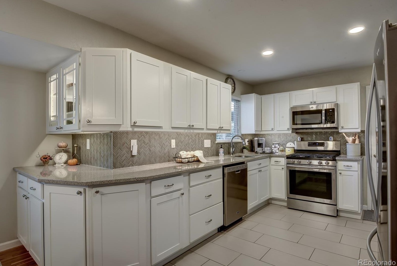 1314 Kern St, Colorado Springs, CO 80915-2110