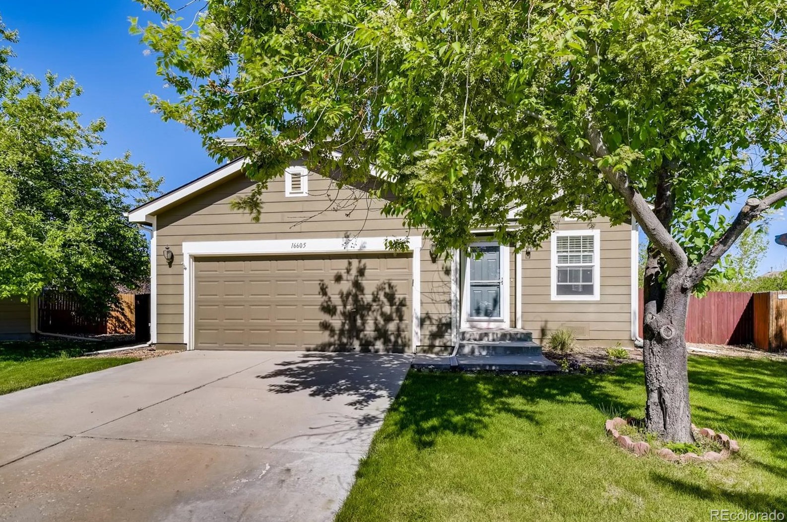 16605 E Phillips Pl, Englewood, CO 80112
