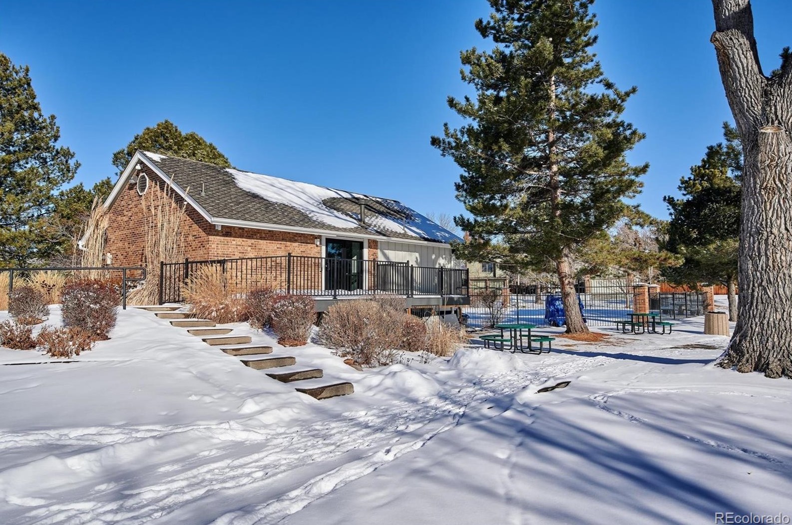 8032 Fld Ct, Arvada CO  80005-1560 exterior